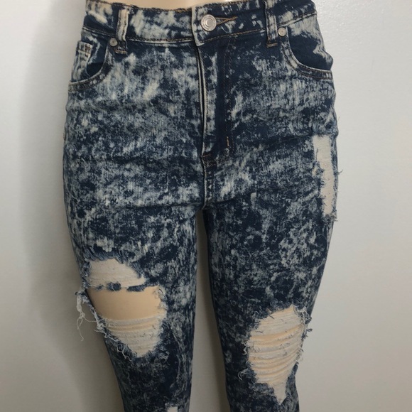 Stonewashed Jeans - Picture 2 of 8